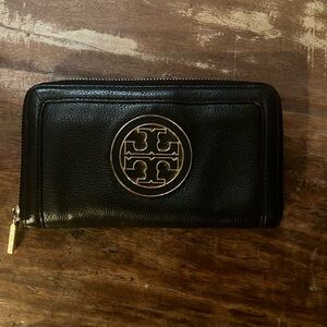 Tory Burch wallet